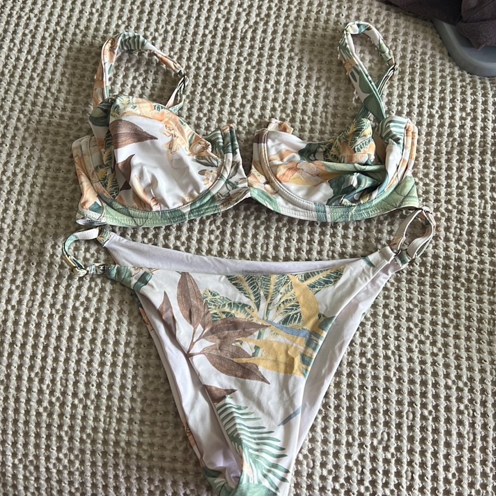 Monday swimwear bikini